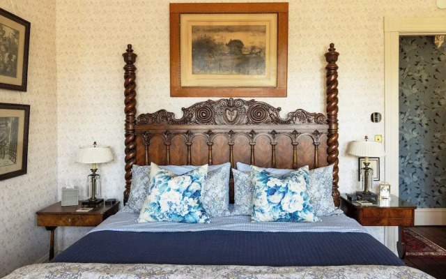 The JD Hyde Historic Inn