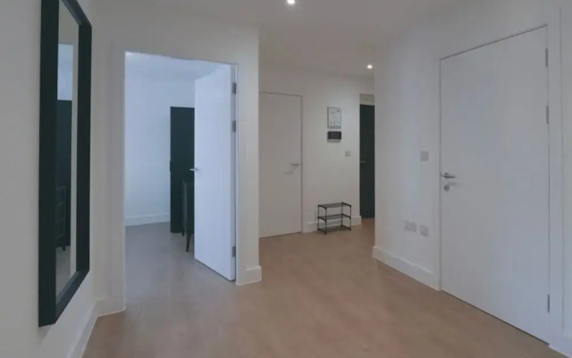 Luxury Manchester Apartment - Orange