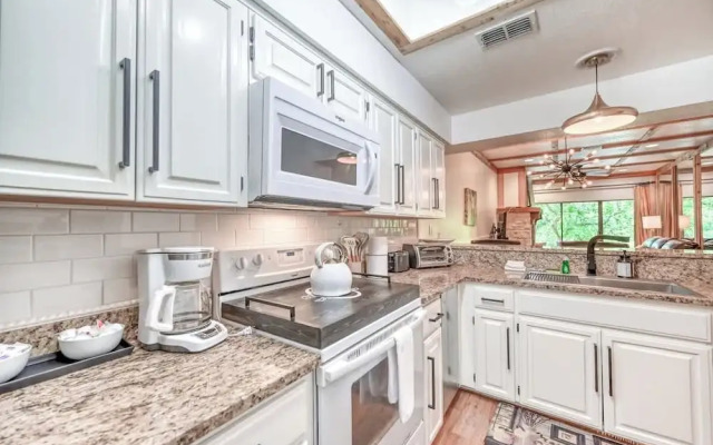 Luxurious Riverfront Condo Just 1 Blk to Schlitterbahn!