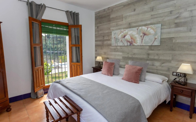 Hotel Caserio de Iznajar