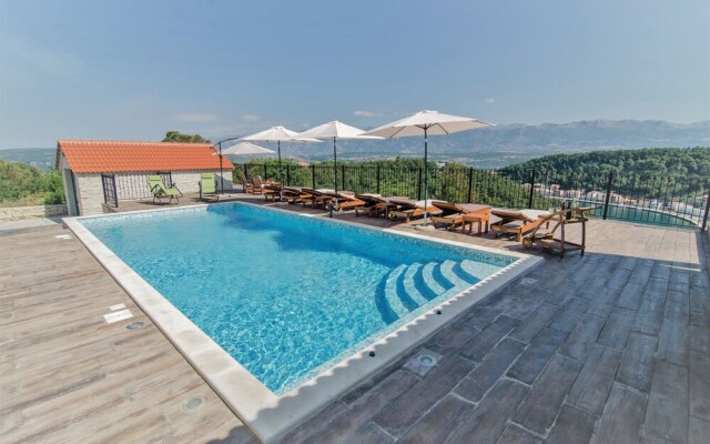 Lucija Apartments