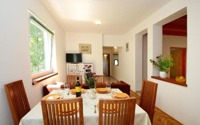 Apartments Tena