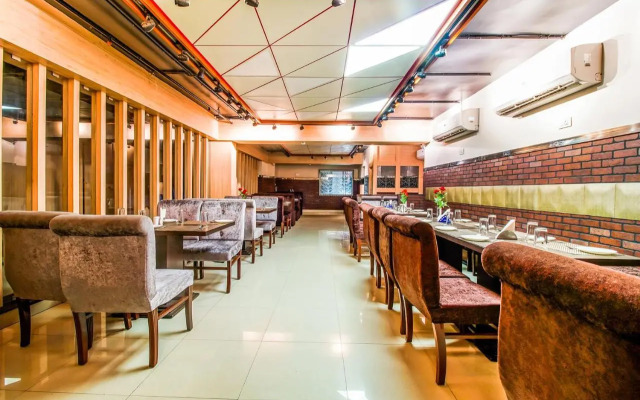 Capital O 1585 Hotel Palash Residency by FabHotels