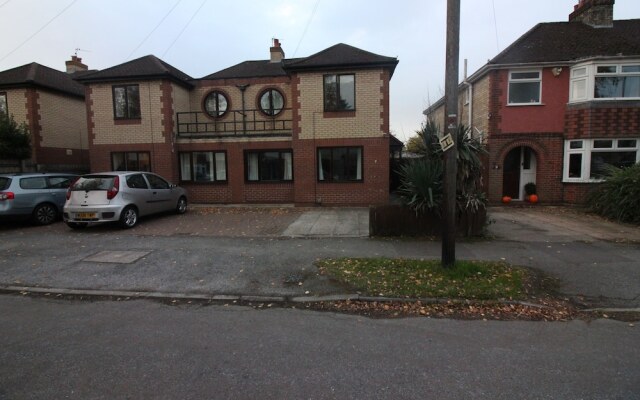 Cherry Hinton Rooms (SnooozzZ)