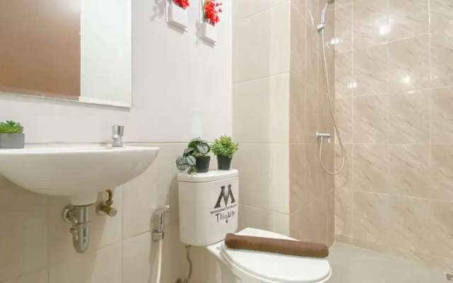 Cozy Neutral 2Br Apartment At Transpark Juanda Bekasi Timur