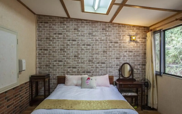 Shan Shui-Yuan Vege Guest House