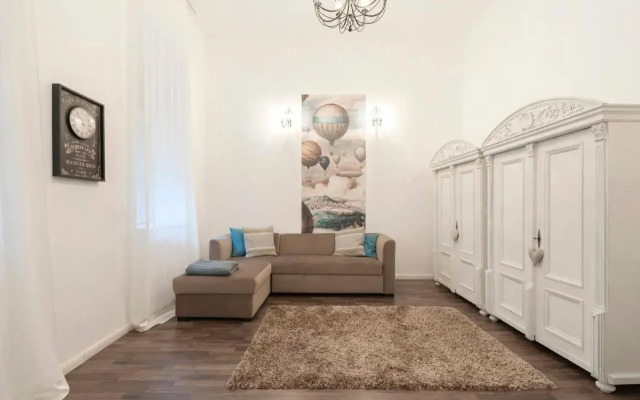 Central Hipster Flat