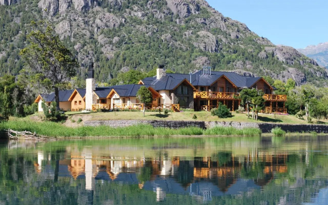 Sendero Lodge