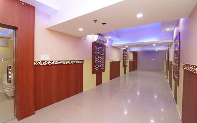 Capital O 30565 Pabitra Royal Regency
