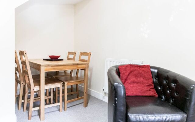 Flexi-Lets@Old Rectory Court, Frimley
