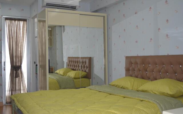 Roomku at Bassura City Apartment