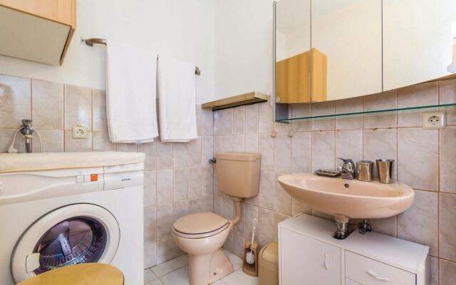 Stunning Home in Opric With Wifi and 1 Bedrooms
