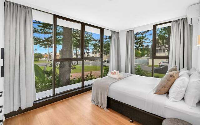 Albatross North Apartments