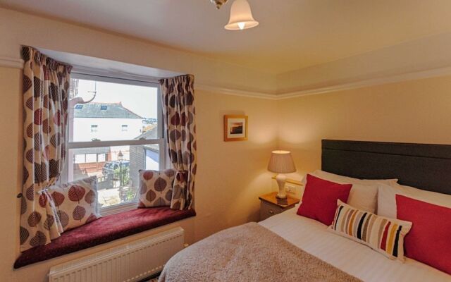 Potters Mooring Guest House Hotel