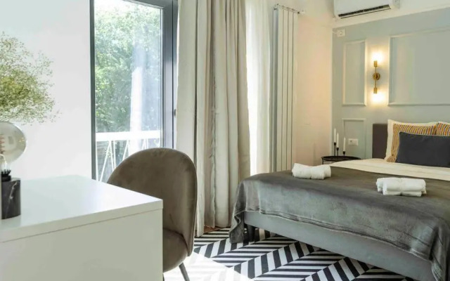 Bright 2BR Apartment - Top Location - City Balcony