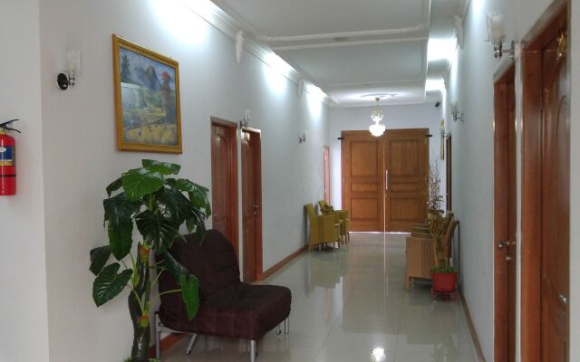 Rene Hotel