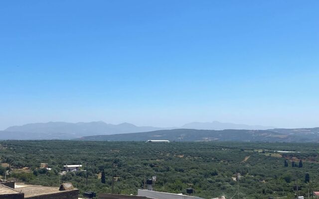 Oniropetra Luxury Suites