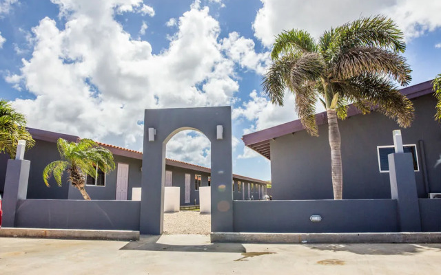 Palazzio Apartments & Studios