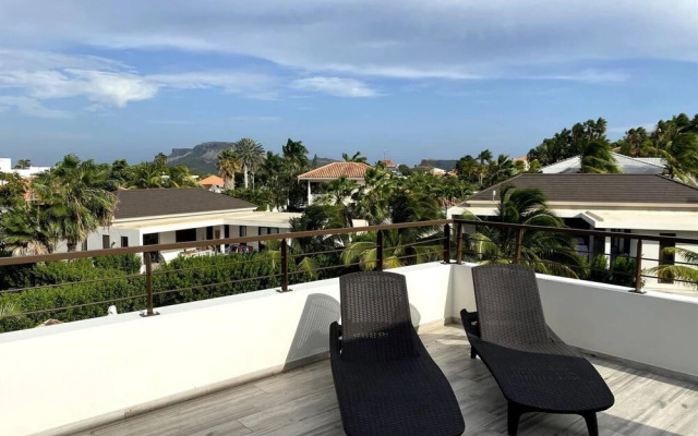 Impeccable 2-bed Apartment in Willemstad