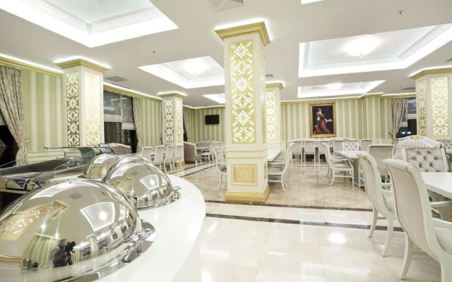 Ayan Palace Hotel