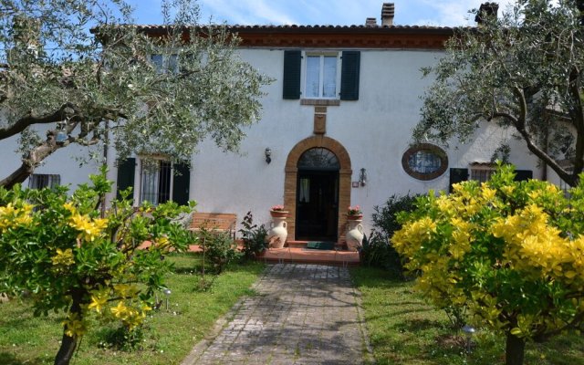 Splendid Holiday Home In Pesaro With Garden