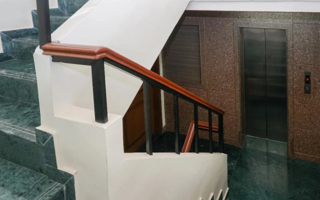 Hotel Silvver Crest By OYO Rooms