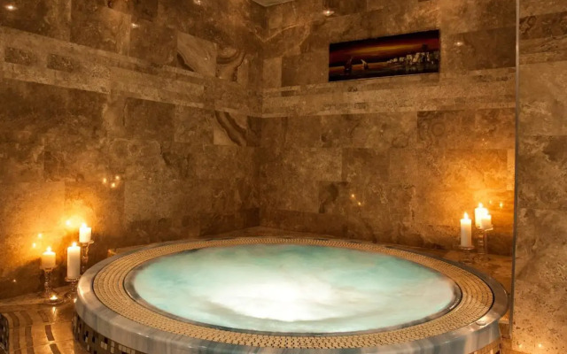 Ararat All Suites Hotel