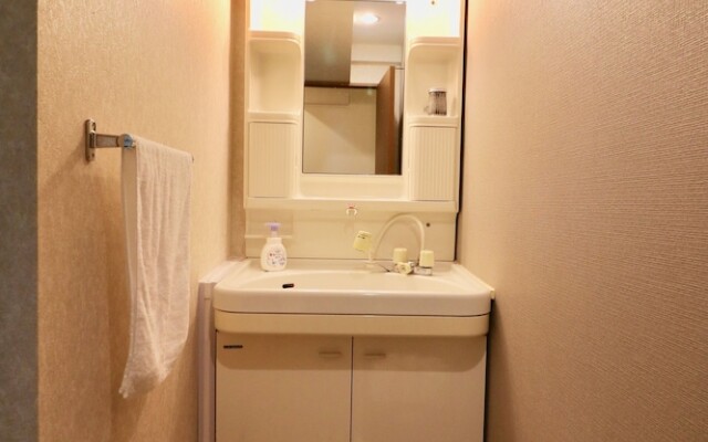 Sepia yamanote room202