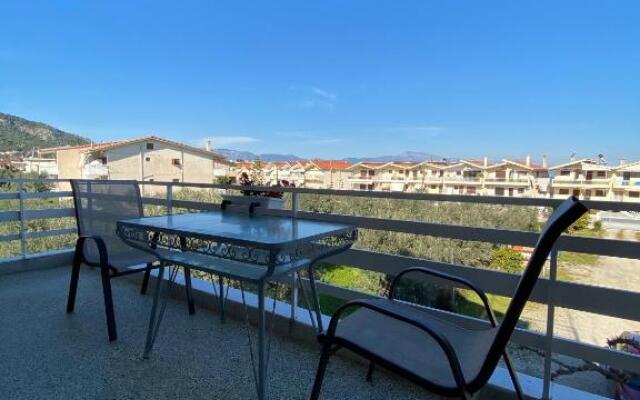 Mpanos Sea Apartment 2
