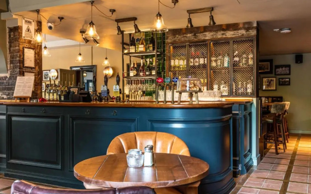 Greyhound Hotel