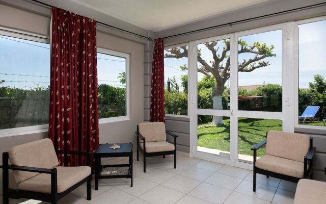 Petrakis Maisonette Near The Sea