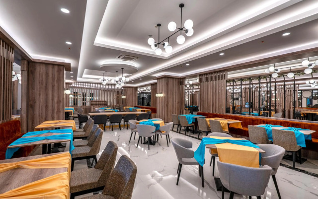 Arnor De Luxe Hotel
