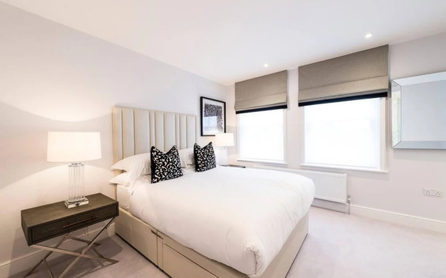 Light and Airy Central Three Bed Flat