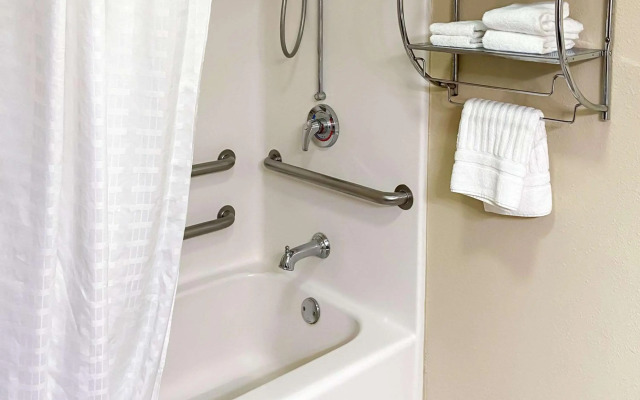 Comfort Suites Pittsburgh Airport