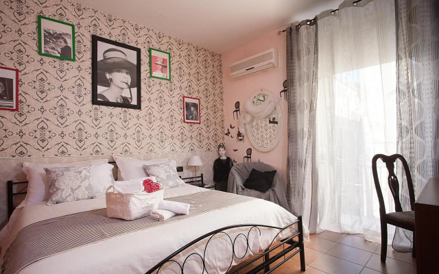 Hotel Cine Holiday
