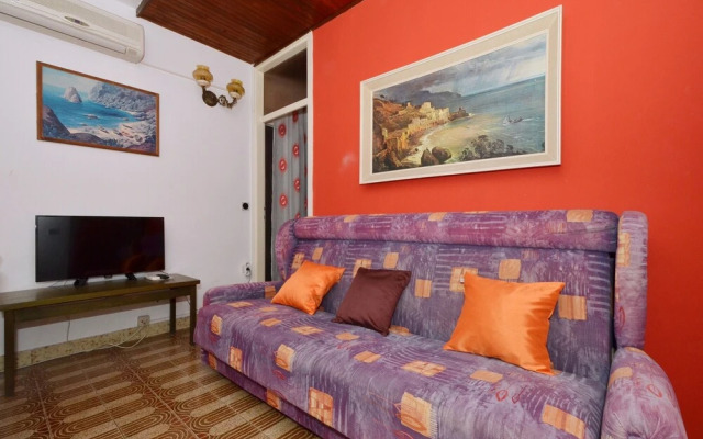 D - Large apt With big Terrace, Next to the Beach