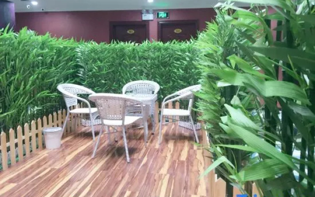 The first stop of Urumqi Theme Hotel – Outside – Urumqi