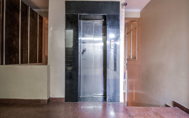 OYO 2807 Hotel Crosswinds Residency