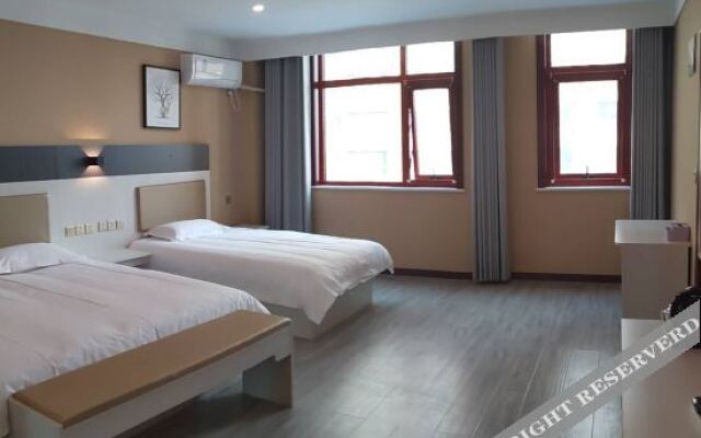 Grape Hotel (Raoyang Credit Commercial Building)