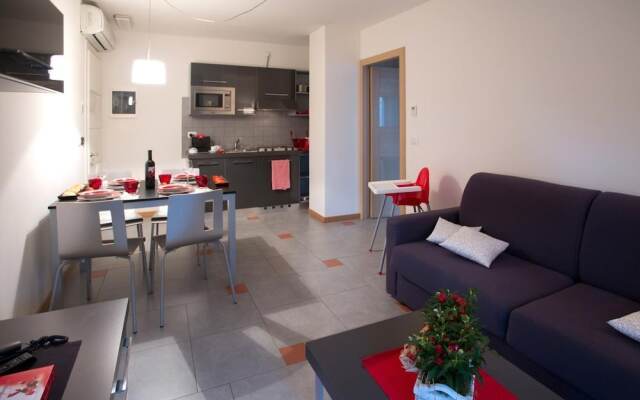 Aparthotel Lacroma