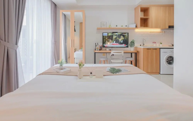 Cozy And Minimalist Studio At West Vista Apartment