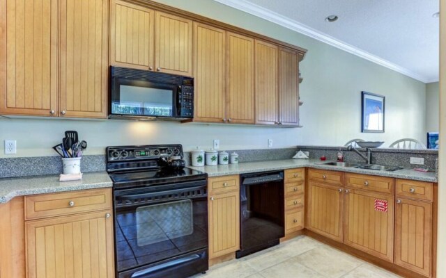 211 S. Fletcher - 3 Br Townhouse