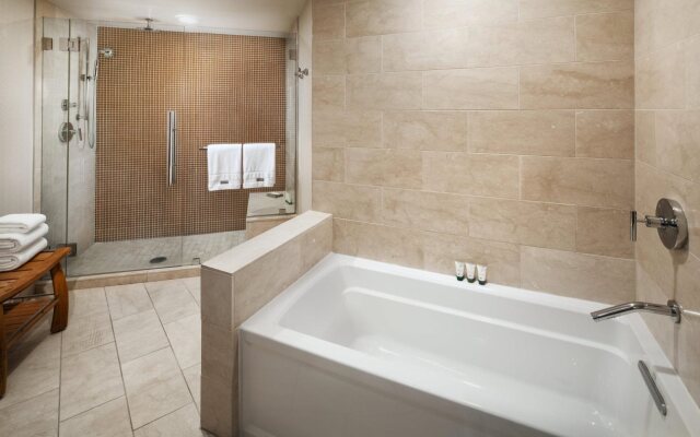 The Westin Bonaventure Hotel and Suites, Los Angeles