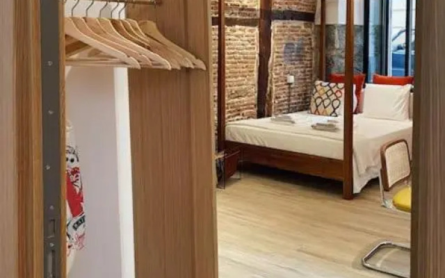 Opera Suite Carmen Studio near Royal Palace