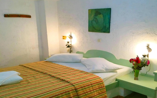 Kastro Studios Apartments