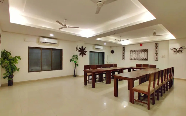 Golden Chariot Hotel Daman