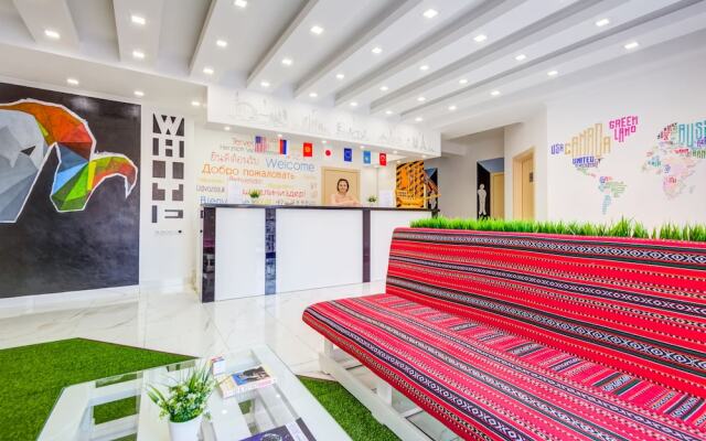White Hotel & Hostel