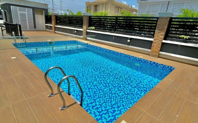 The Azaria Hotel & Apartment