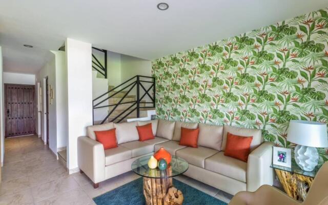 Amazing House with Jacuzzi, BBQ, Pool, Rooftop+