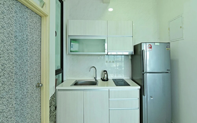 OYO Home 90401 D' Summit Residence